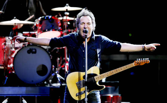 Bruce Springsteen, performing on Dec 04