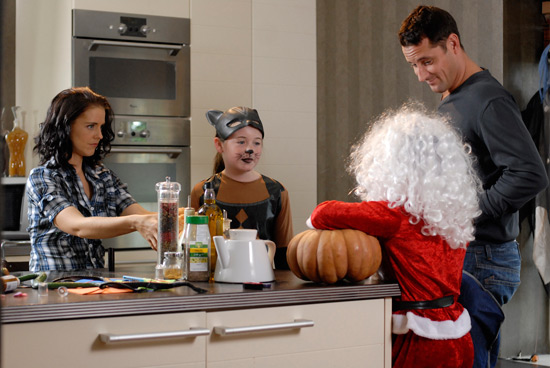 Hollyoaks: 2680: 2009-10-30