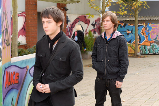 Hollyoaks: 2712: 2009-12-15