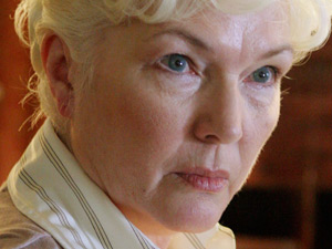 Fionnula Flanagan as Eloise Hawking