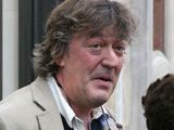 Stephen Fry outside an Apple Store for the iPad launch
