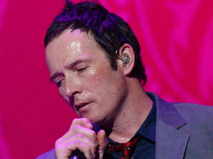 stone temple pilots singer gay