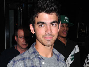 Joe Jonas leaving his midtown hotel