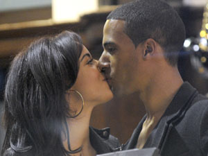 Rochelle Wiseman and Marvin Humes kiss