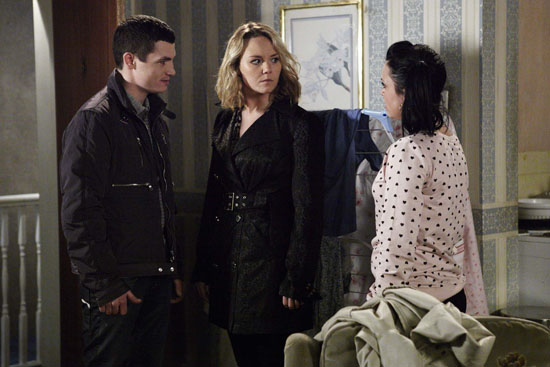 Janine tells Rob that Whitney is coming home with her but Whitney refuses.