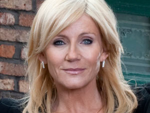 Stella Price outside the Rovers in Coronation Street - soaps_corrie_stella