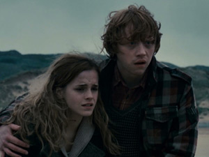 Hermione Granger and Ron Weasley in 'Harry Potter And The Deathly Hallows Part 1'