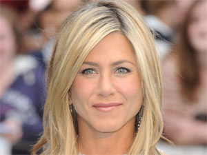 Jennifer Aniston attending the London premiere of 'Horrible Bosses'