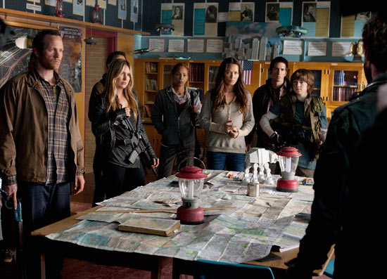 Falling Skies S01E09-E10