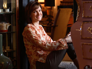 Fiona Bruce hosts Antiques Roadshow
