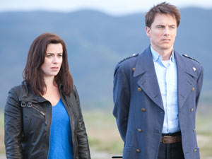 Gwen and Jack in Torchwood: Miracle Day S04E07