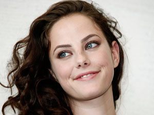 Kaya Scodelario stars as Cathy in Wuthering Heights.