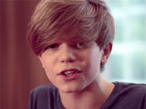 Ronan Parke sings 'What Makes You Beautiful' (still)