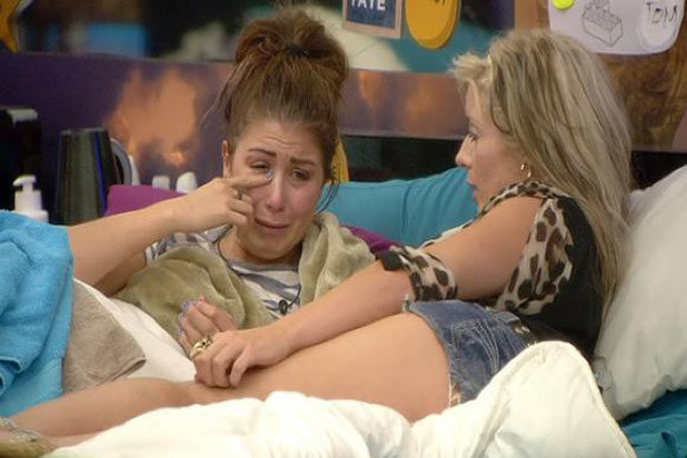 BB 2011: Day 32: Faye cries over nomination talk
