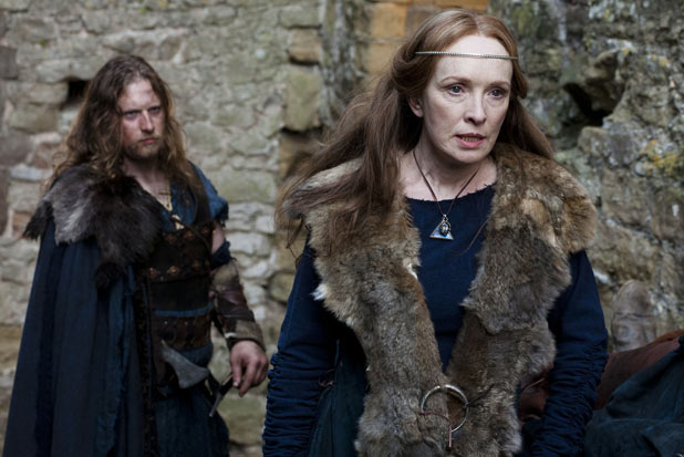 Queen Annis (LINDSAY DUNCAN)