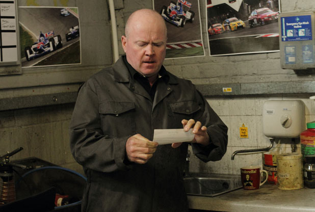 EastEnders: 4317: 2011-11-14