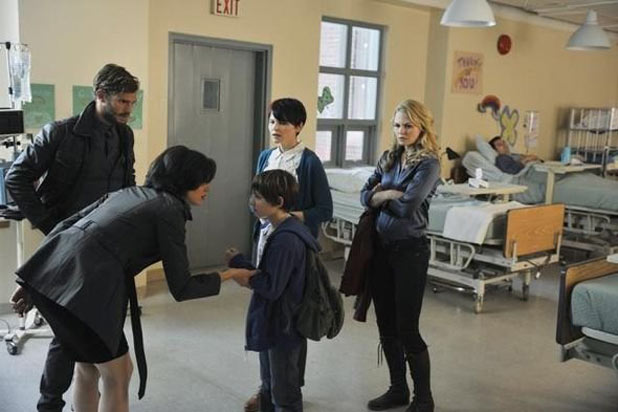 Once Upon A Time S01E03: 'Snow Falls'