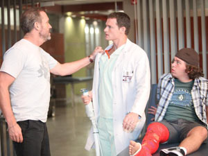 House S08E04: 'Risky Business'