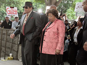 Michael Jackson's parents Joe and Katherine Jackson arrive at the courthouse after it was announced that jurors had reached a verdict