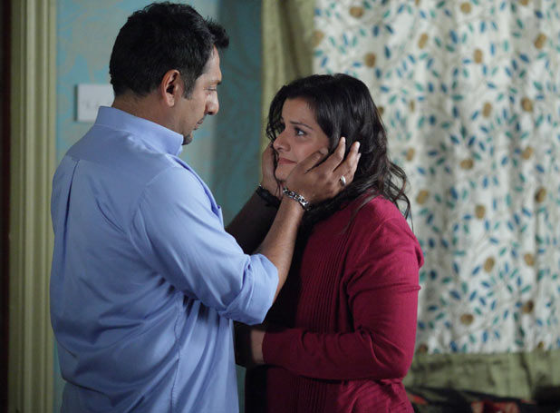 Zainab and Masood discuss their divorce papers