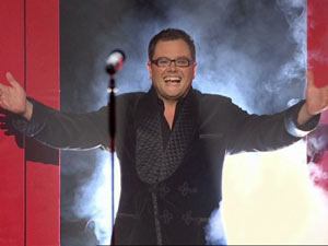 Alan Carr in Spexy Beast