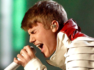 Justin Bieber performs at the 39th Annual American Music Awards