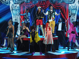 Top 9 perform together