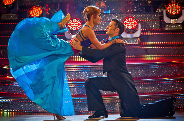 Harry and Aliona dance the Quickstep