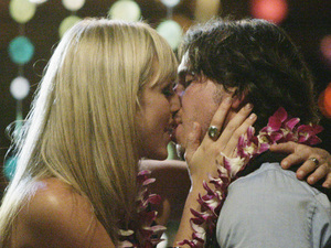 The Bachelor Episode 3 Recap Still