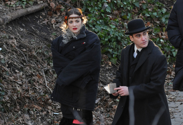 Marion Cotillard and Joaquin Phoenix 