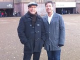 'MasterChef' John Torode hangs off Tate Modern on 'Magicians' - video