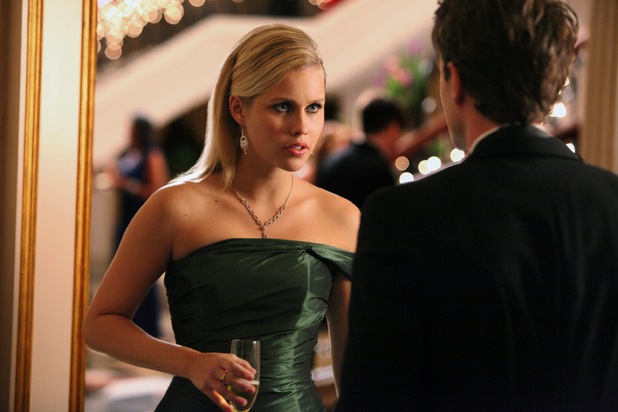 The Vampire Diaries S03E14: 'Dangerous Liaisons'