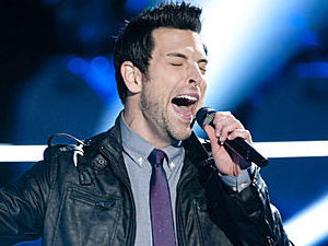 The Voice - Battle Round - Chris Mann wins
