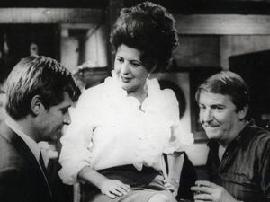 Coronation Street. Pat Phoenix (elsie Tanner) With Bill Roache (ken Barlow) And Peter Adamson (len Fairclough) In The Rovers Return