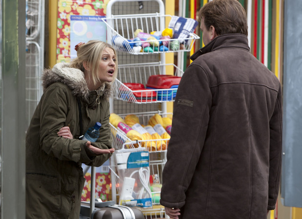 Ian catches up with Mandy and apologises for his behaviour.