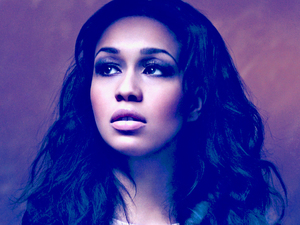 Rebecca Ferguson 'Glitter & Gold'