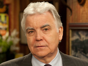 Gordon enters the pub and breaks the news that Betty has passed away during the night. Everyone is shocked and deeply saddened