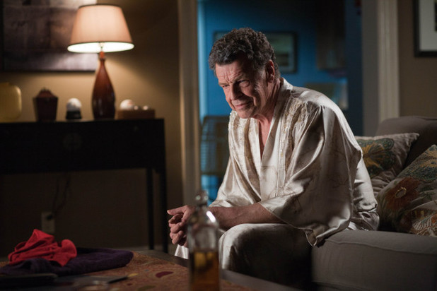Walter (John Noble)