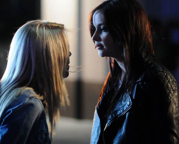 Lucy and Lauren argue.