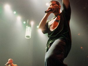 The Beastie Boys appear on 'Steve Harvey's Big Time' TV series in 2000