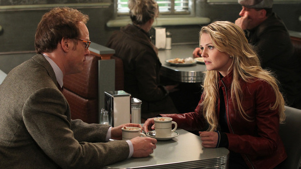 Once Upon A Time s01e21: 'An Apple Red As Blood'