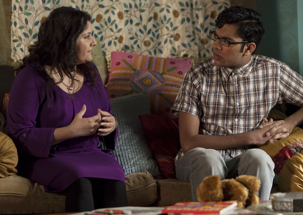 Zainab suggests to Tamwar that a baby would solve his and Afia's problems.