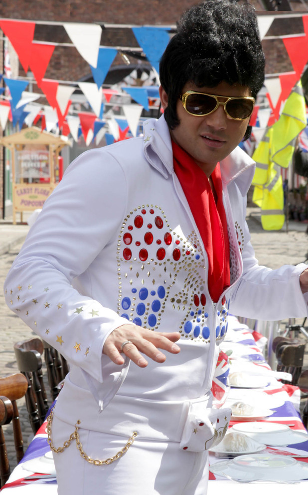 Jason as Elvis Presley