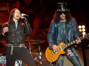Download Festival 2012 at Donington Park: Myles Kennedy and Slash
