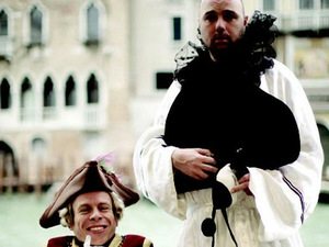 Karl Pilkington and Warwick Davis in Venice