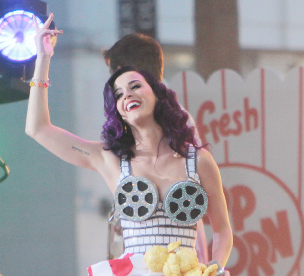 Katy Perry
performing live on Hollywood Blvd before the premiere of her film 'Katy Perry: Part Of Me' at Grauman's Chinese Theatre
Los Angeles, California, USA - 26.06.12
Mandatory Credit: Josiah True/ WENN.com