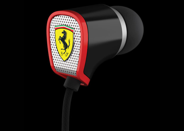 R100 in-ear headphones