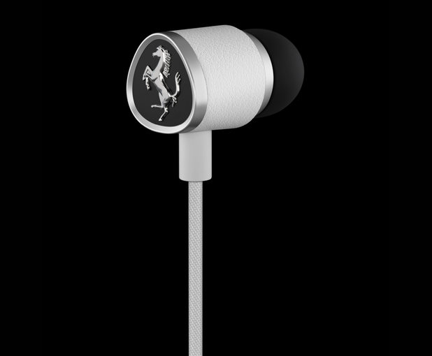 G150 in-ear headphones
