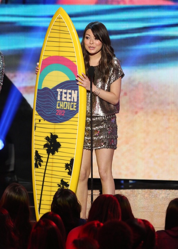 Miranda Cosgrove Acuvue Inspire Award
