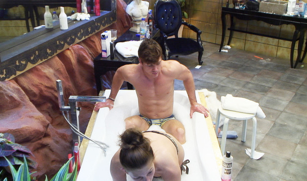  Luke S and Ashleigh in the bath
